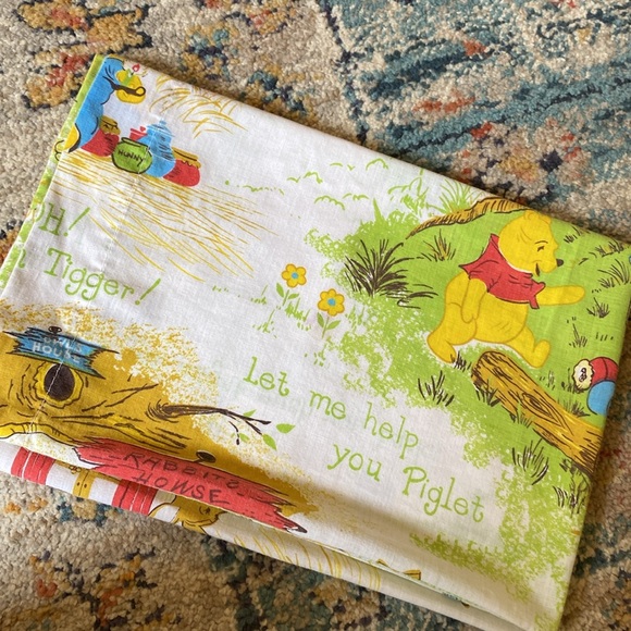 Vintage Winnie the Pooh pillowcase - Picture 5 of 5